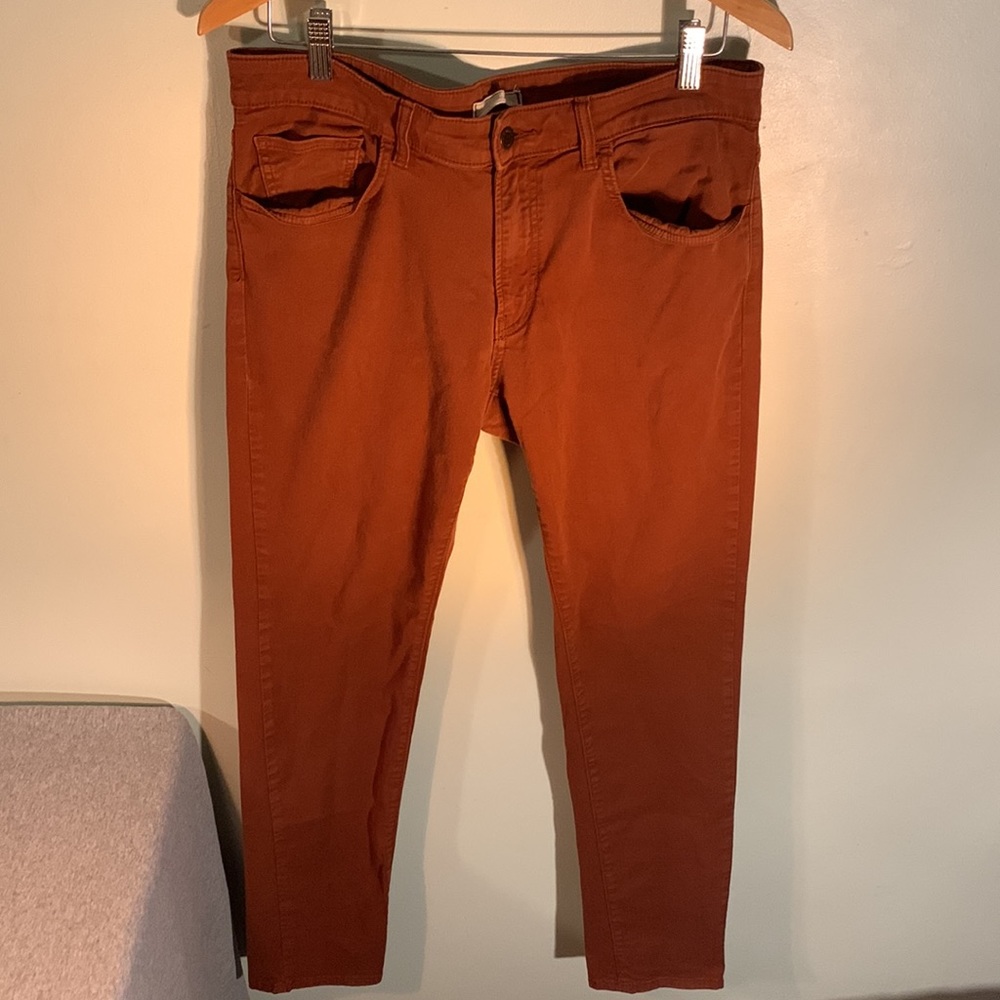 Uniqlo Slim Chino-Jean in Barn Red Rust